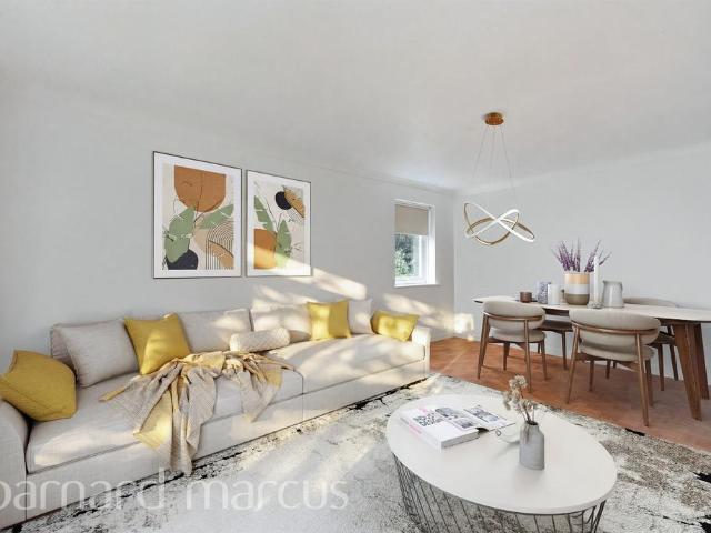 Flat for sale in Reigate, Reigate and Banstead