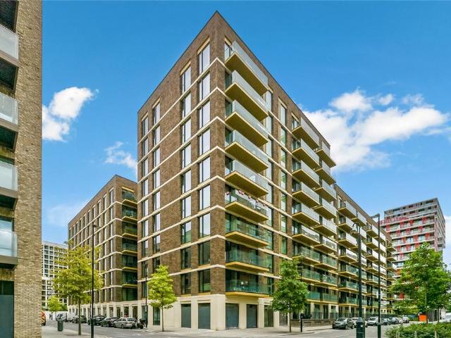 Flat for sale in Royal Wharf, Greater London