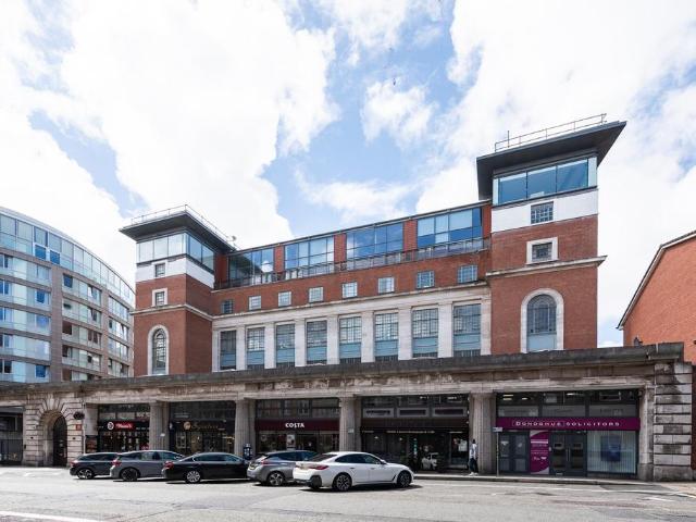 Flat for sale in Calderstones