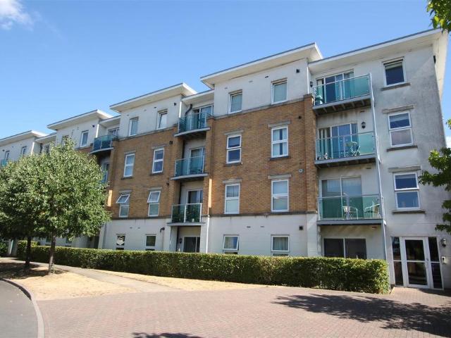 Flat for sale in Pachesham Park, Surrey