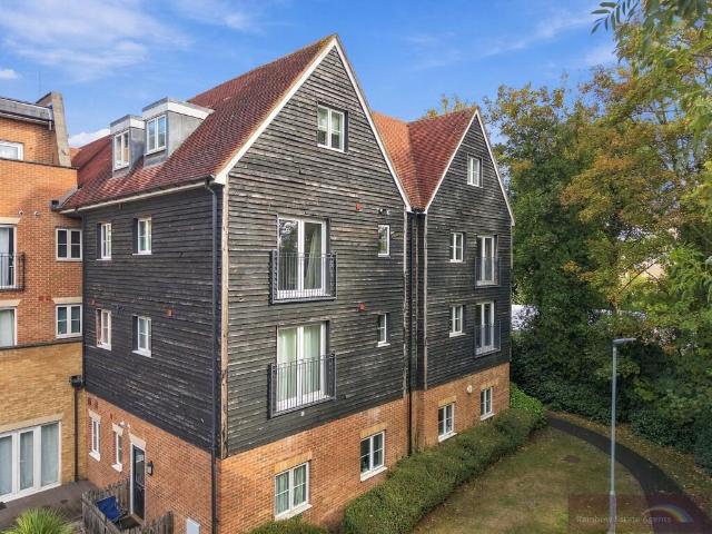 Flat for sale in Waltham Abbey, Epping Forest