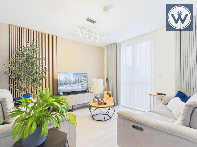 Flat for sale in Hayes, Greater London