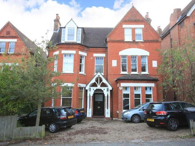 Flat for sale in London Borough of Croydon, Upper Norwood