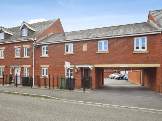 Flat for sale in Digby, Watergate