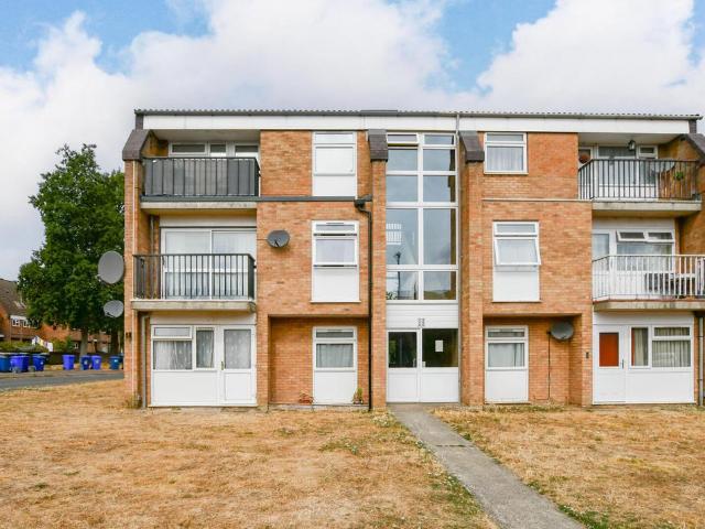 Flat for sale in Studlands Park, Chedburgh