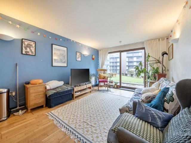 Flat for sale in Georgia, Greater Manchester
