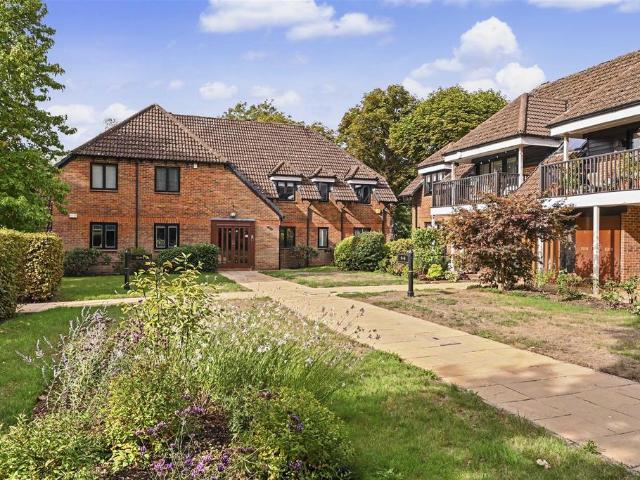 Flat for sale in St Albans