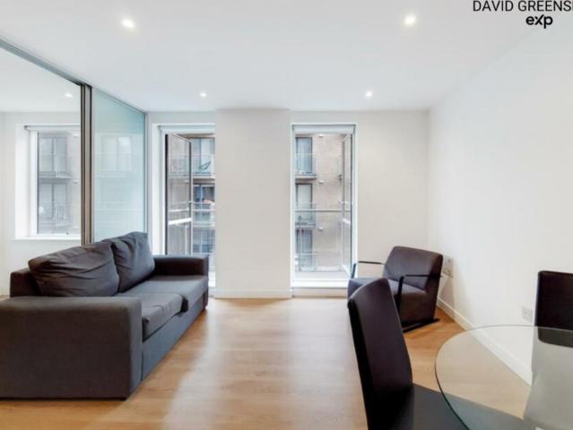 Flat for sale in Bromley-by-Bow, Poplar Grove