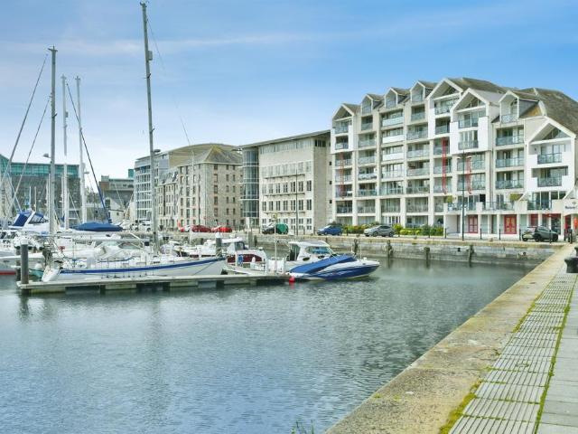 Flat for sale in Barbican, Mount Wise