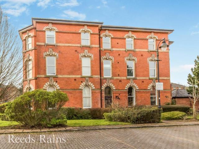 Flat for sale in Weston, Macclesfield