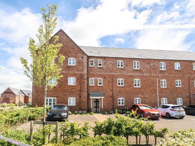 Flat for sale in Bedford