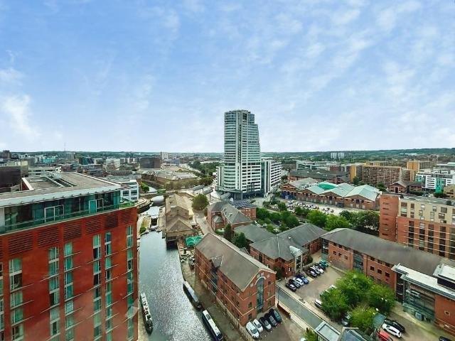 Flat for sale in Holbeck, West Yorkshire