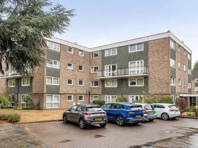 Flat for sale in Ewens Farm, Golden Valley