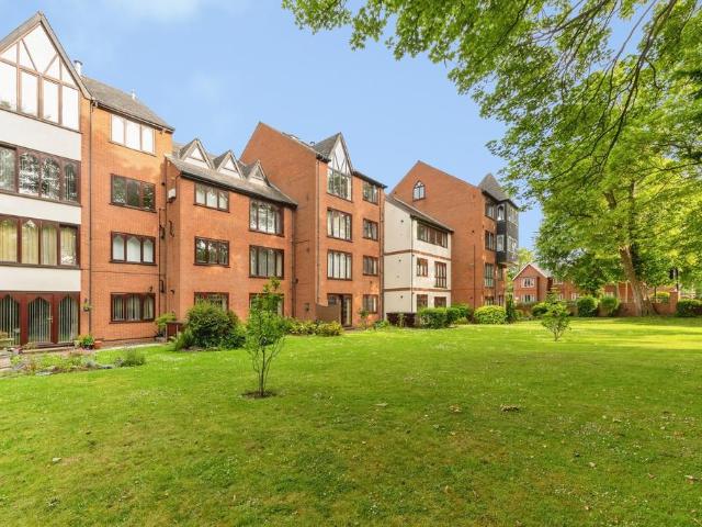Flat for sale in Wellow, Grimsby