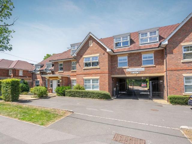 Flat for sale in Winkfield