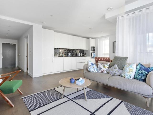 Flat for sale in Browning Estate, Greater London