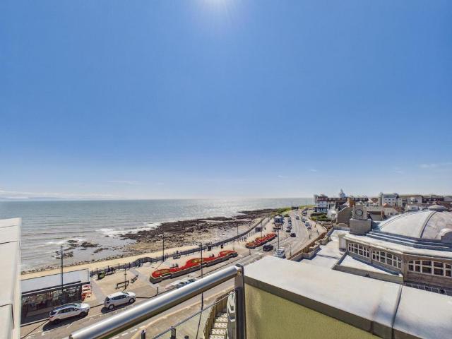 Flat for sale in Porthcawl, Nottage