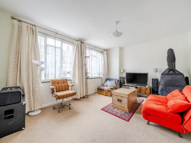 Flat for sale in Fulham, Isle Of Man
