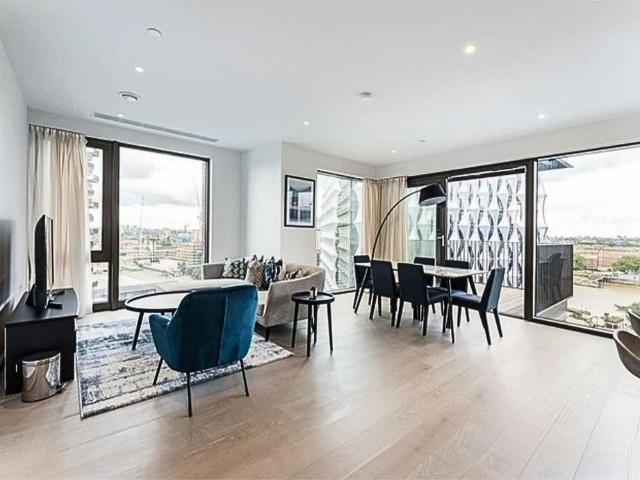 Flat for sale in Nine Elms, Greater London