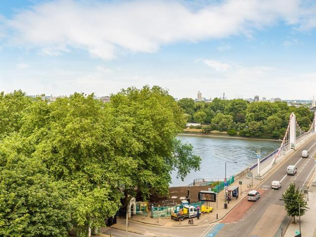 Flat for sale in Greater London