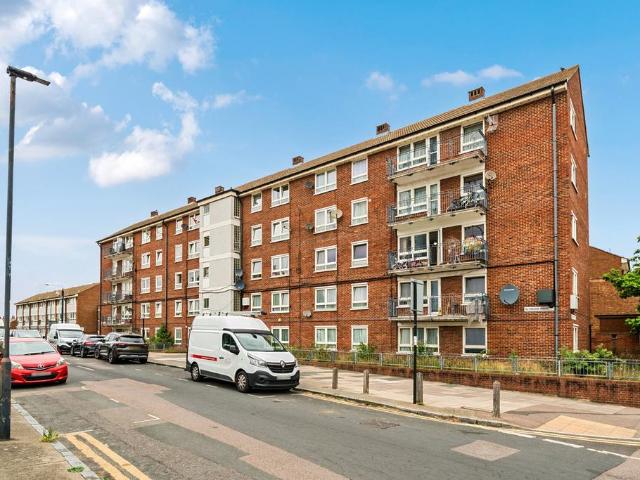 Flat for sale in Glyndon, Plumstead