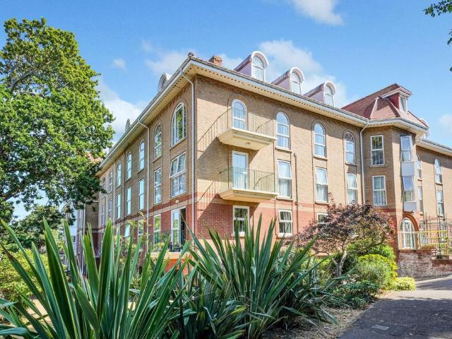 Flat for sale in Comers, Norfolk