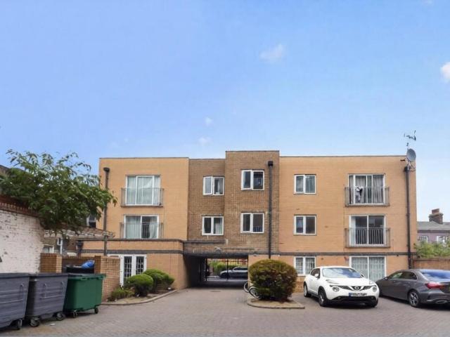 Flat for sale in London Borough of Tower Hamlets, Greater London