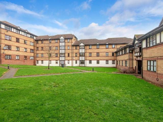 Flat for sale in Greater London