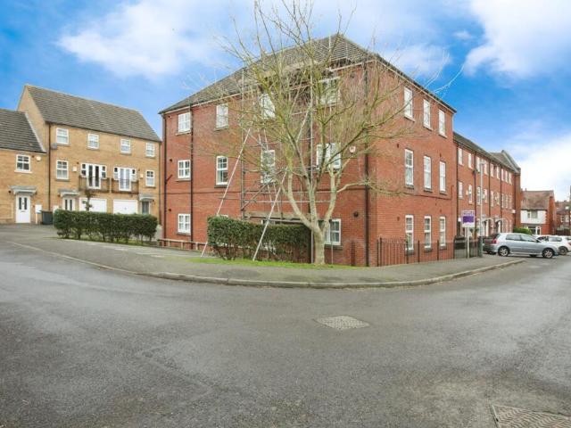 Flat for sale in Camp Hill, Warwickshire