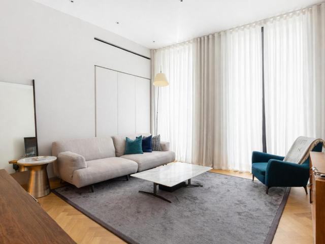 Flat for sale in South Kensington, Greater London