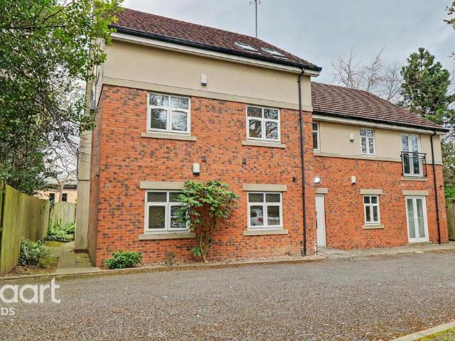 Flat for sale in Chapel Allerton, West Yorkshire