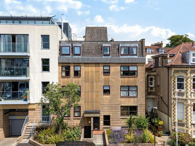 Flat for sale in Hotwells, Feckenham