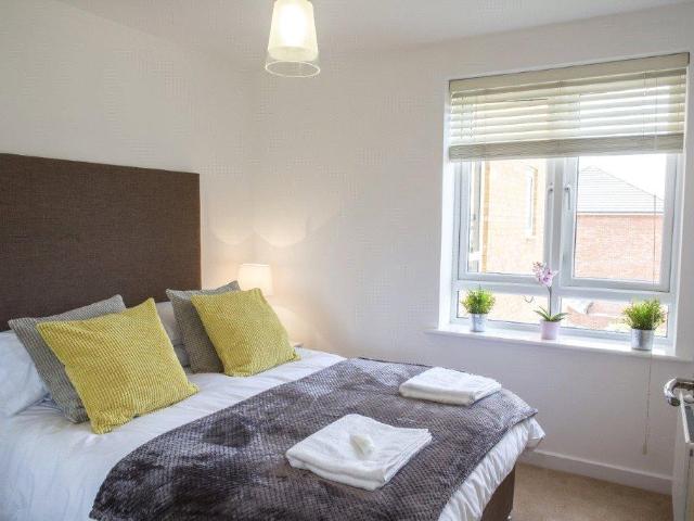 Flat for sale in Elstree and Borehamwood, Borehamwood
