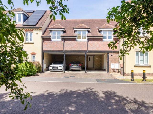 Flat for sale in Petersfield, Bolton Low Houses