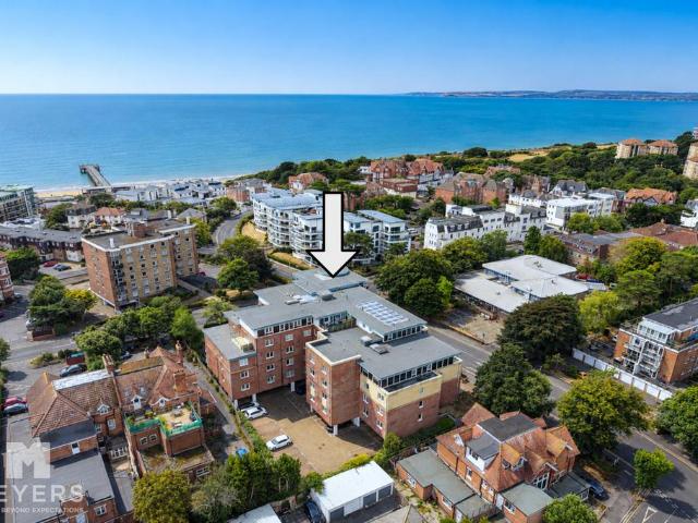 Flat for sale in Boscombe, Bournemouth