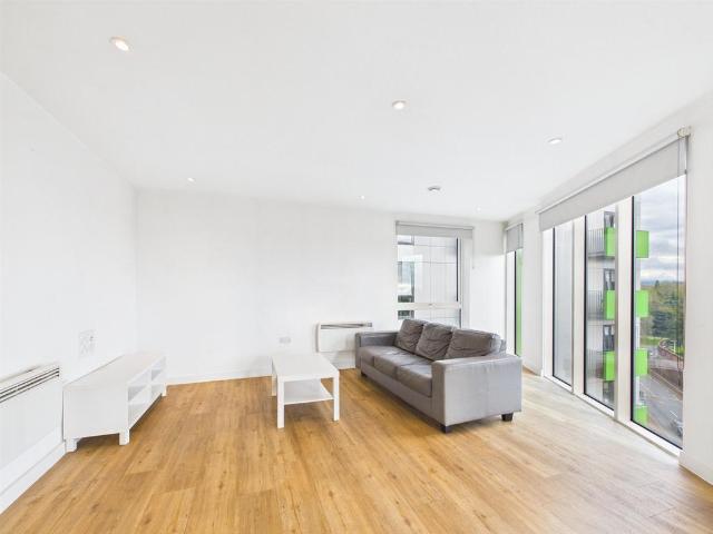 Flat for sale in Ardwick, Manchester