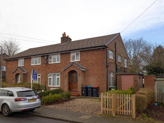 Flat for sale in Cuddington, Cheshire