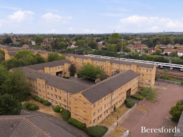 Flat for sale in Ardleigh Green, Greater London