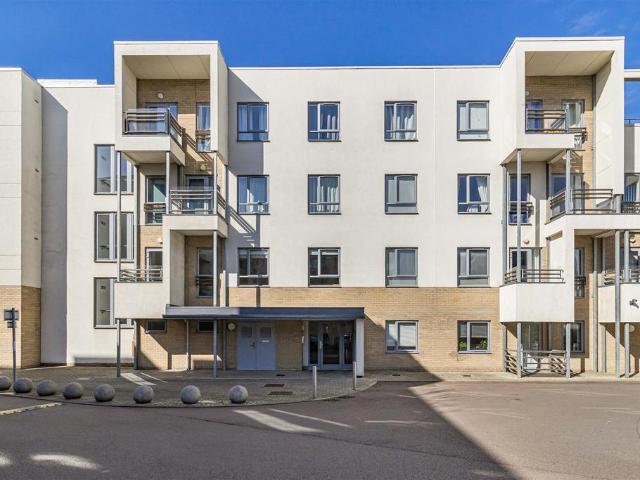 Flat for sale in Arbury, Cambridgeshire
