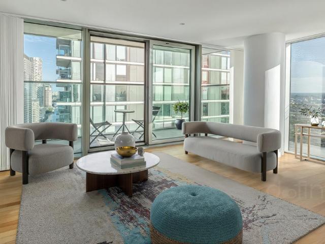 Flat for sale in Canary Wharf, Greater London