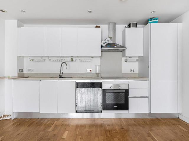 Flat for sale in London Borough of Lambeth, Greater London