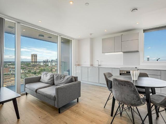 Flat for sale in Bromley-by-Bow, Poplar Grove