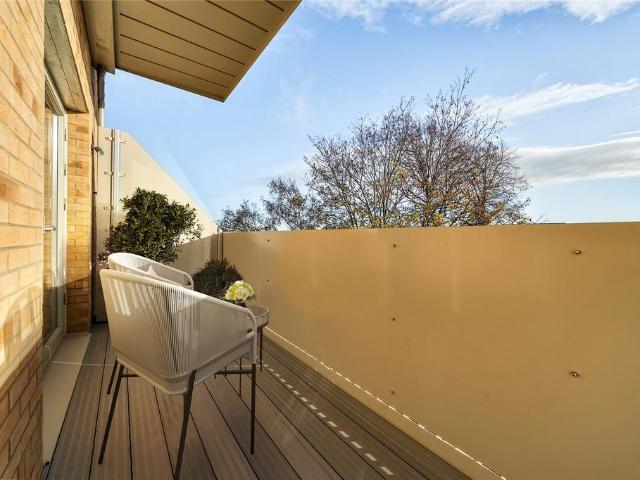 Flat for sale in Longlands, Greater London