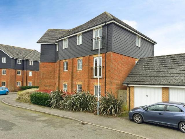 Flat for sale in Hawkinge, Folkestone