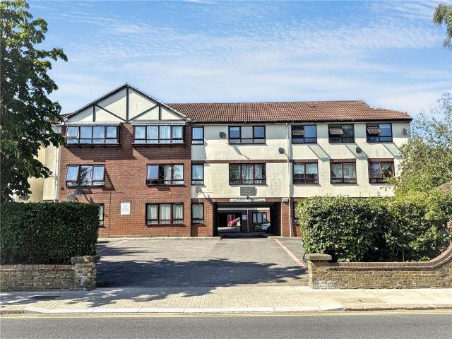 Flat for sale in High Barnet, Greater London