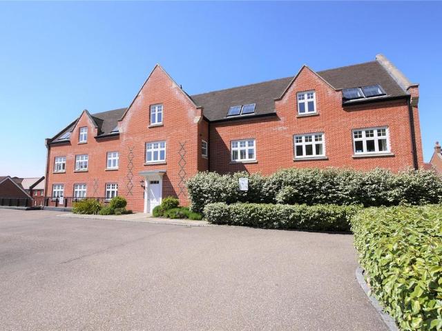 Flat for sale in Clements Park, Navestock Side