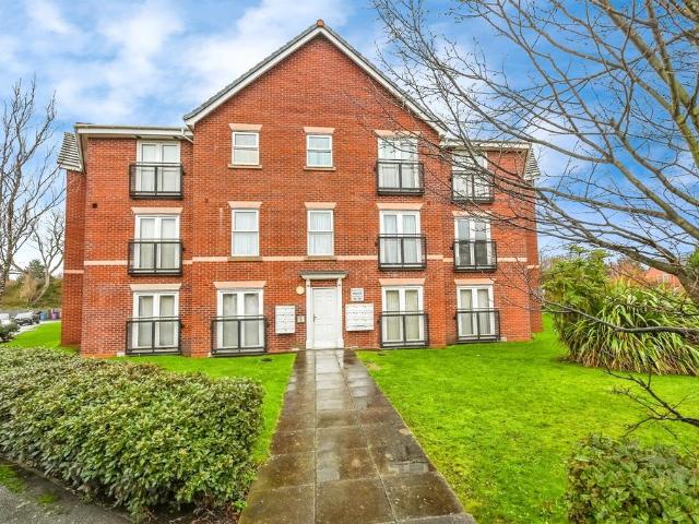 Flat for sale in Calderstones