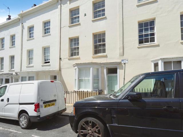 Flat for sale in Brunswick