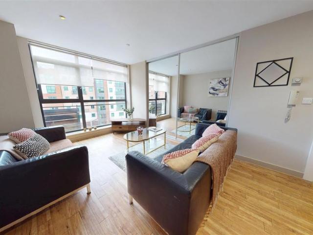 Flat for sale in Blackfriars, Salford