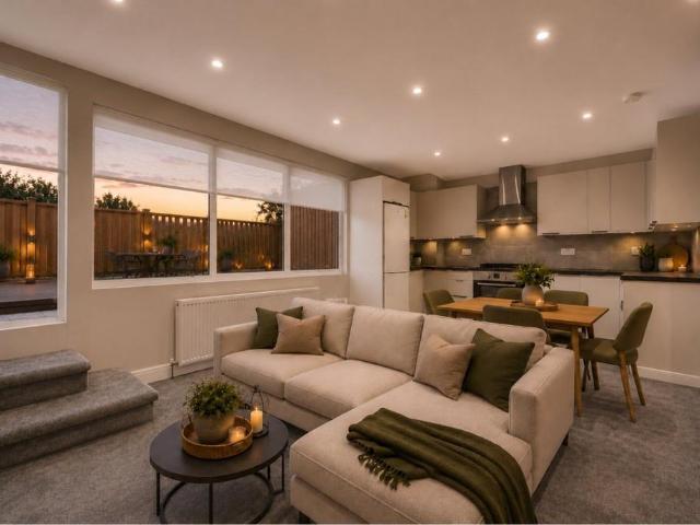 Flat for sale in Golders Green, Greater London